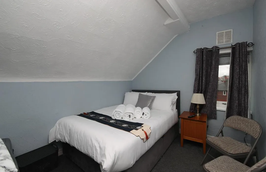 Woodville Lodge Leeds City Centre By Oyo-1