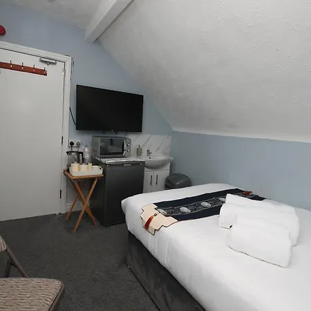 Woodville Lodge Leeds City Centre By Oyo-3